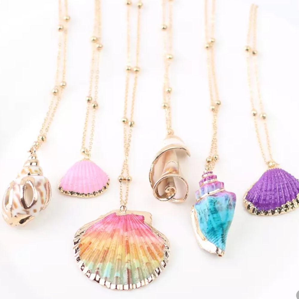✨Boho Small Shell Gold Necklace✨ - Picture 2 of 2